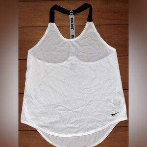 Nike Activewear in color White